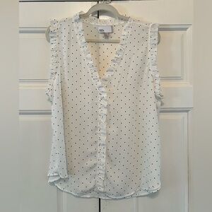 Say hello to summer with ruffles and polka dots! ☀️⚫️⚪️